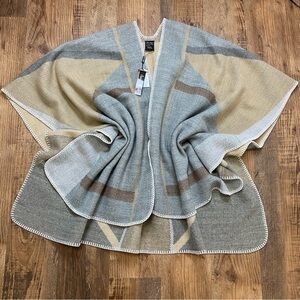 Charlie Paige cape one size warm light colors with ivory trim NWT soft warm cape